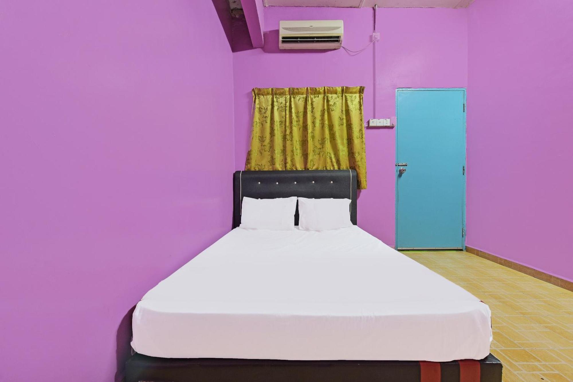 Spot On 90144 Corridor Hotel 1 Pekan Exterior photo