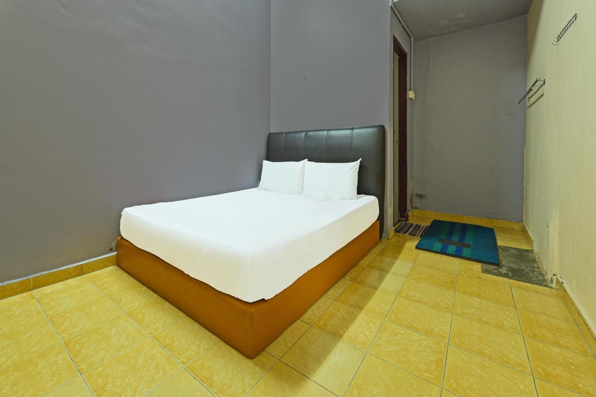 Spot On 90144 Corridor Hotel 1 Pekan Exterior photo