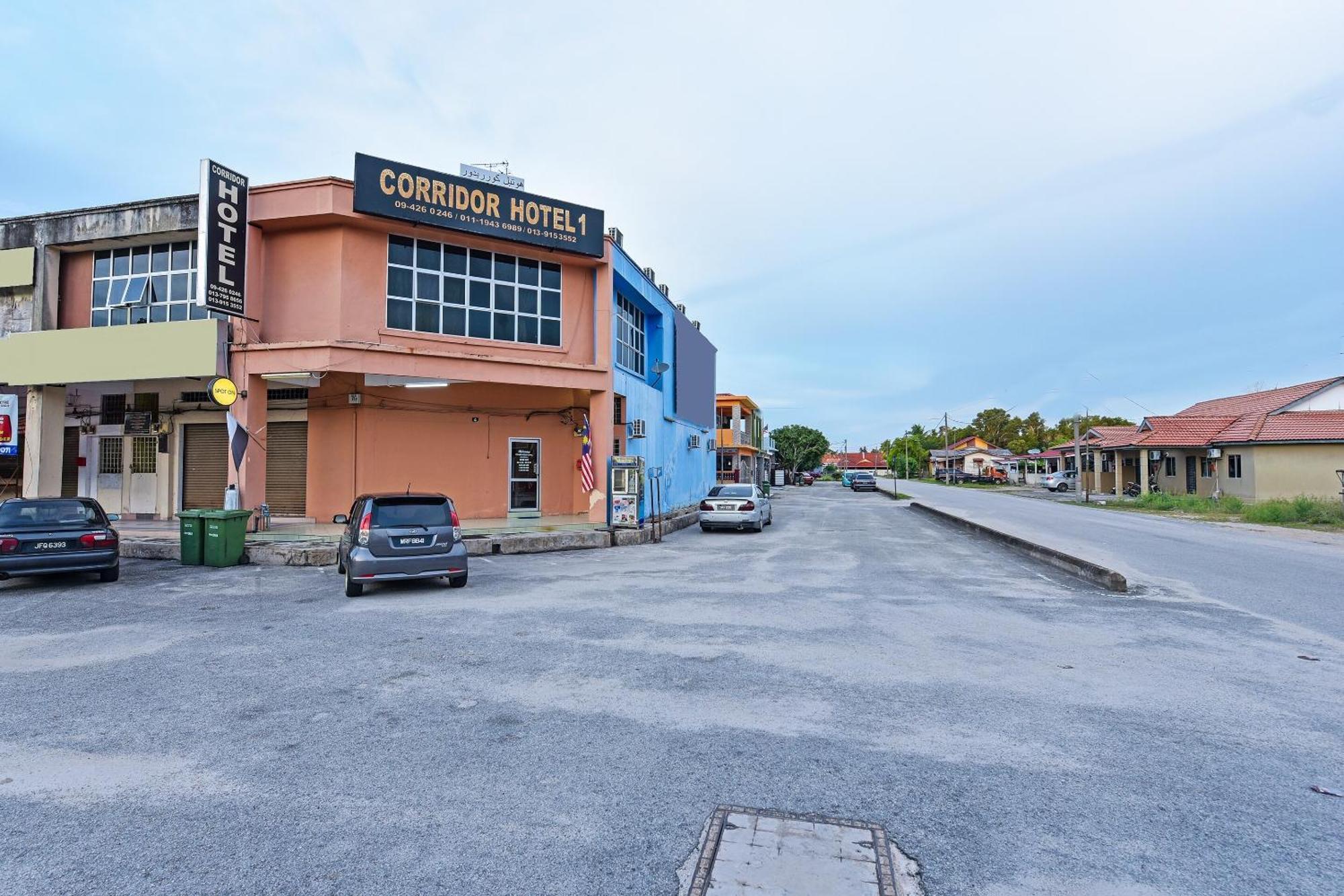 Spot On 90144 Corridor Hotel 1 Pekan Exterior photo